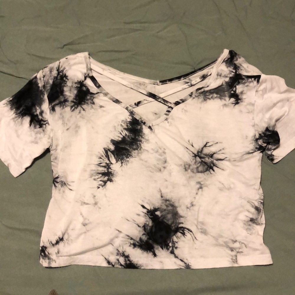 Marble short sleeve crop top